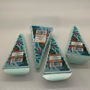Vegan  New Beloved Cedar & Alpine Berry Bath Bombs 4 pack